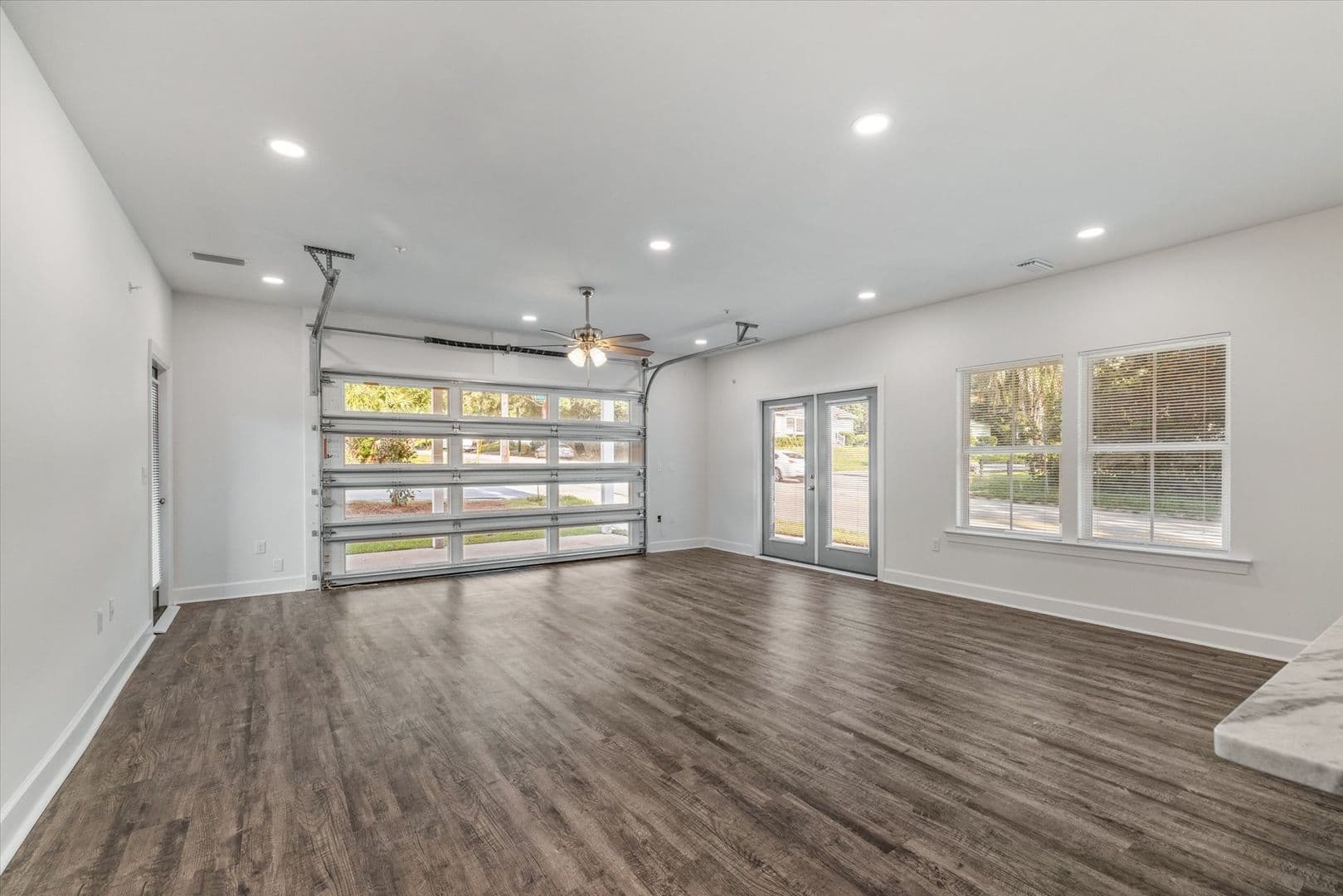 TALLAHASSEE Apartment: 1720 Airport Drive