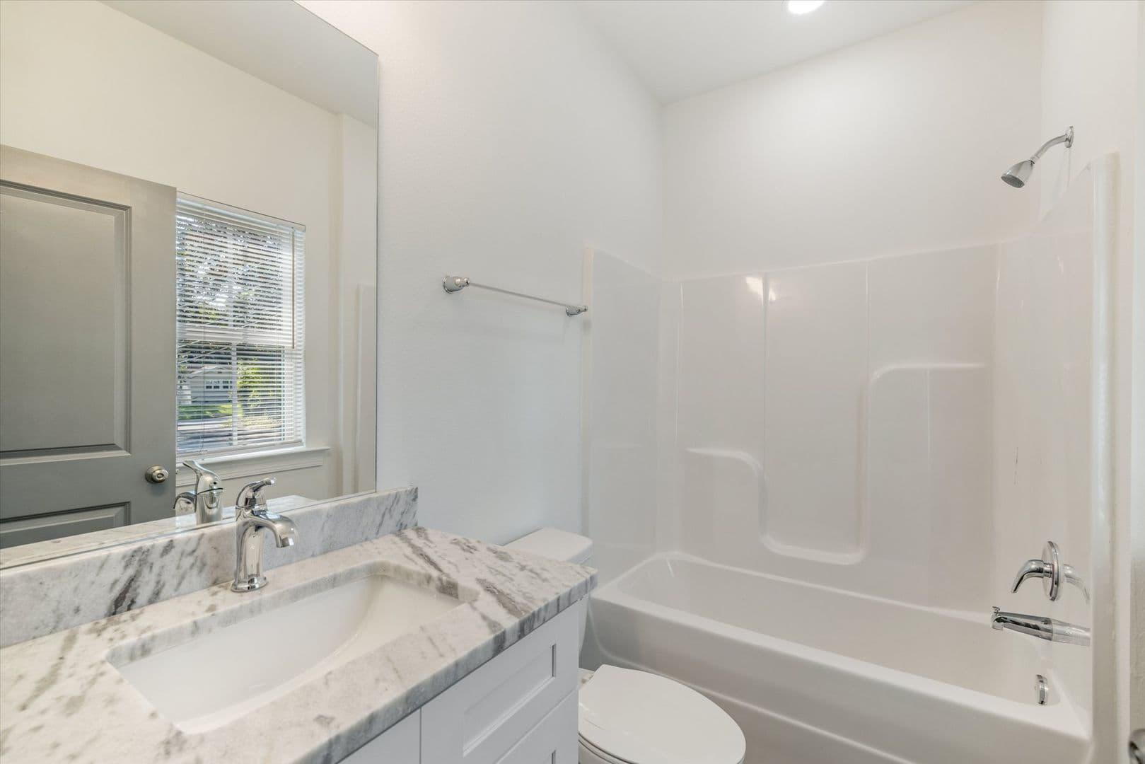 TALLAHASSEE Apartment: 1720 Airport Drive