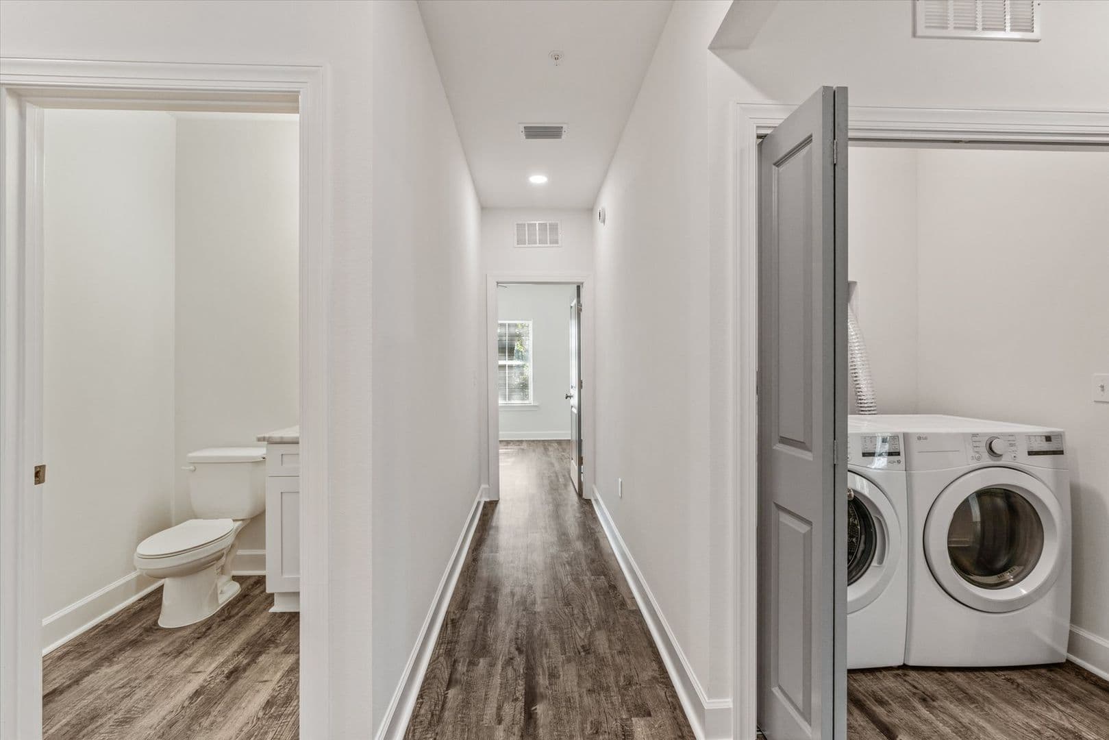TALLAHASSEE Apartment: 1720 Airport Drive