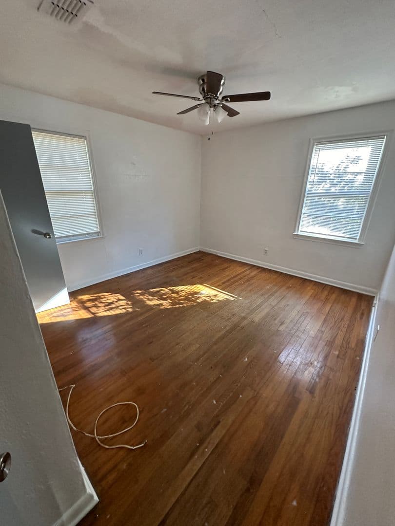Tallahassee House: 1638 Sharkey St.