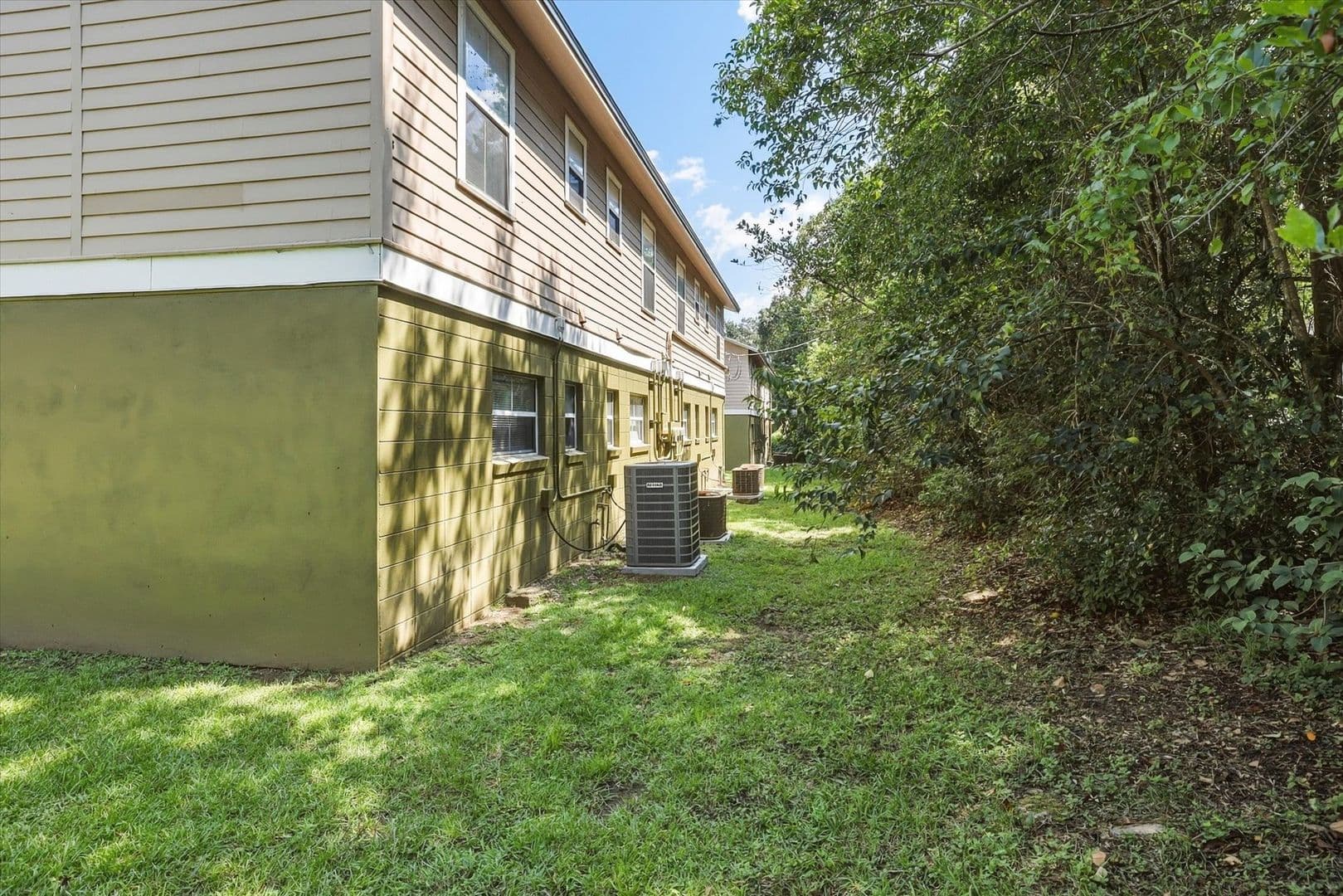 Tallahassee Apartment: 1609 W. Pensacola st