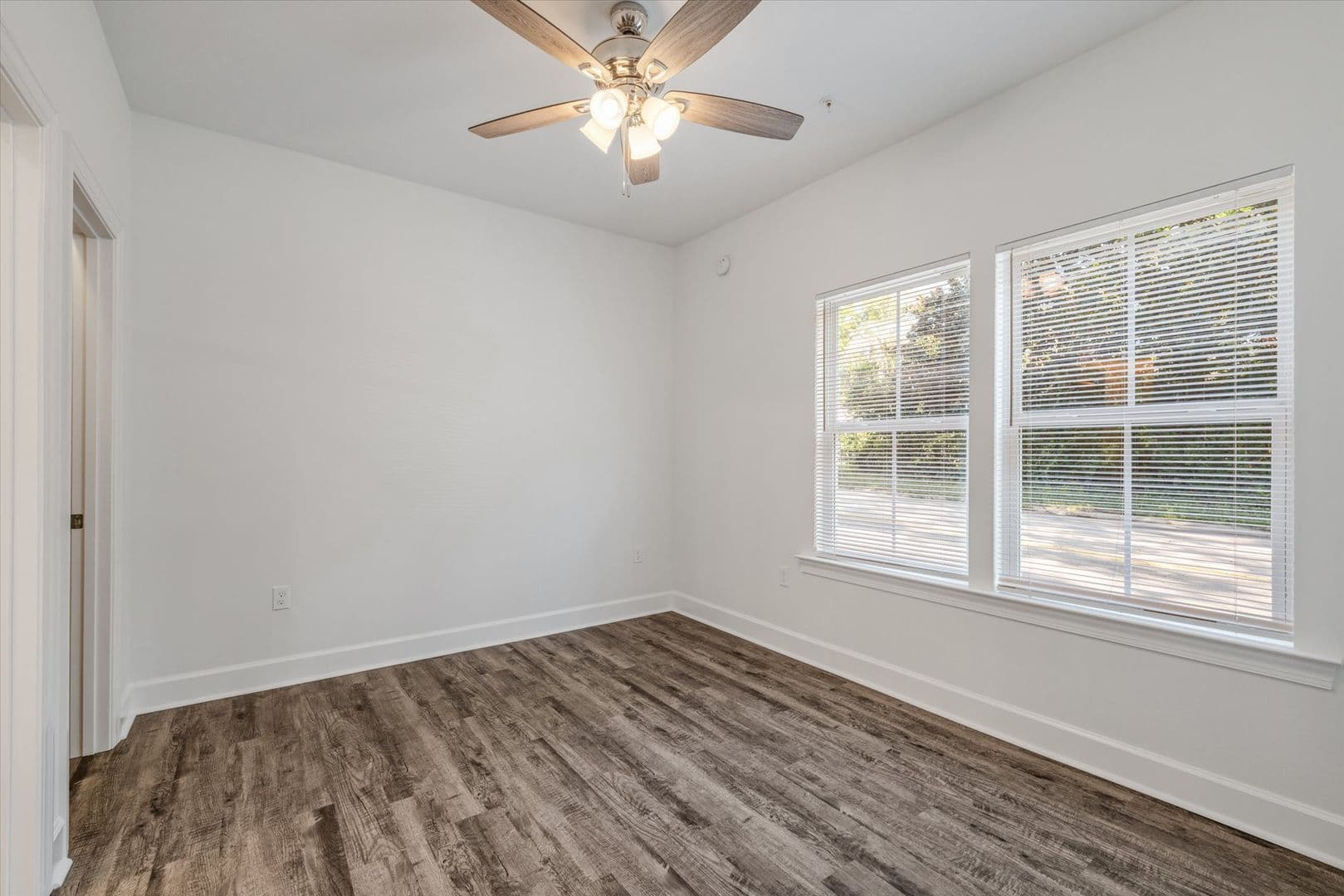 TALLAHASSEE Apartment: 1720 Airport Drive