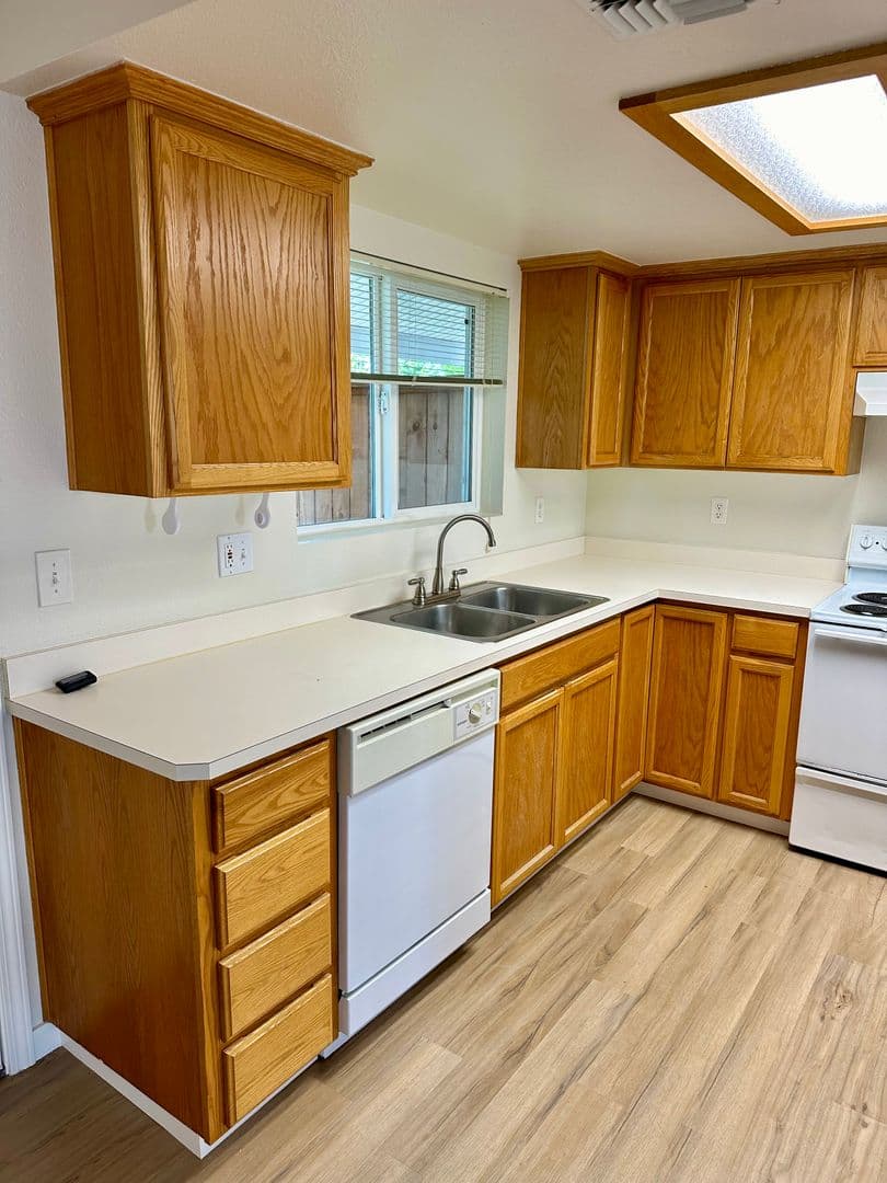 Albany Townhome: 837 Morse Ave. SW