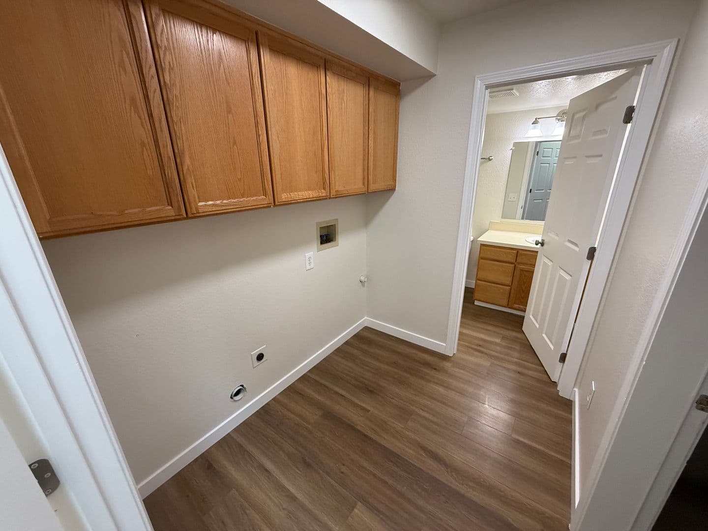 Albany Apartment: 1725-1737 Front Street