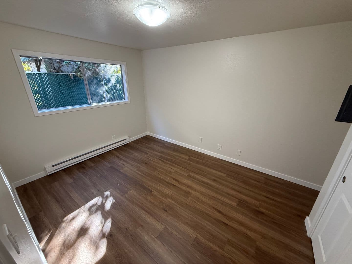 Albany Apartment: Metro Capri