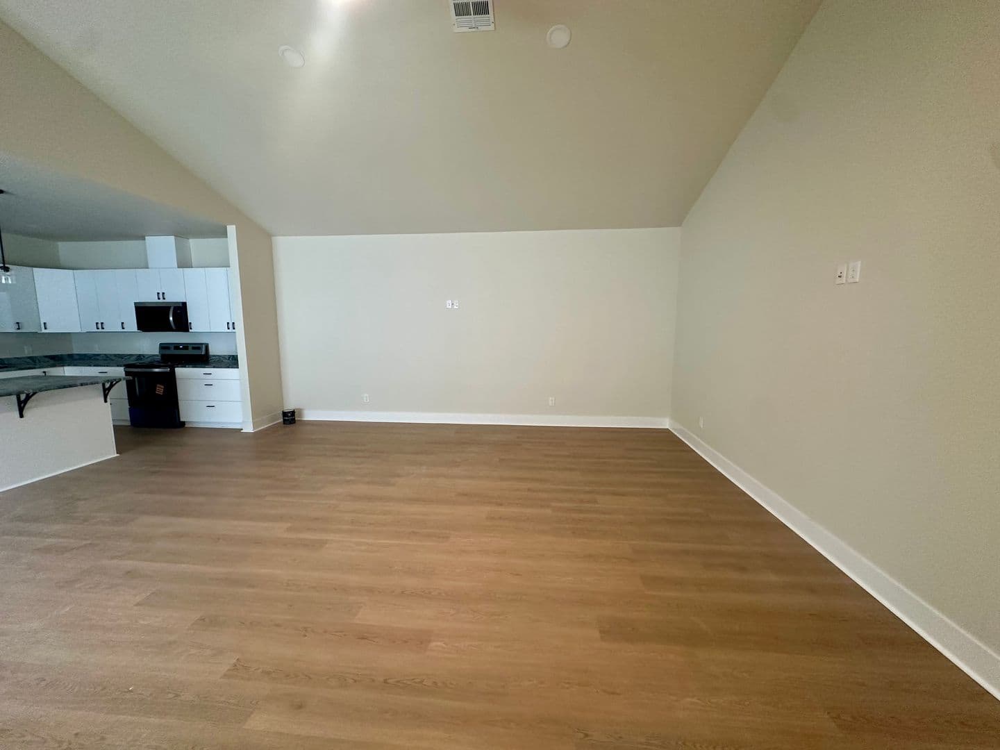 Lebanon Apartment: 767-773 10th Street