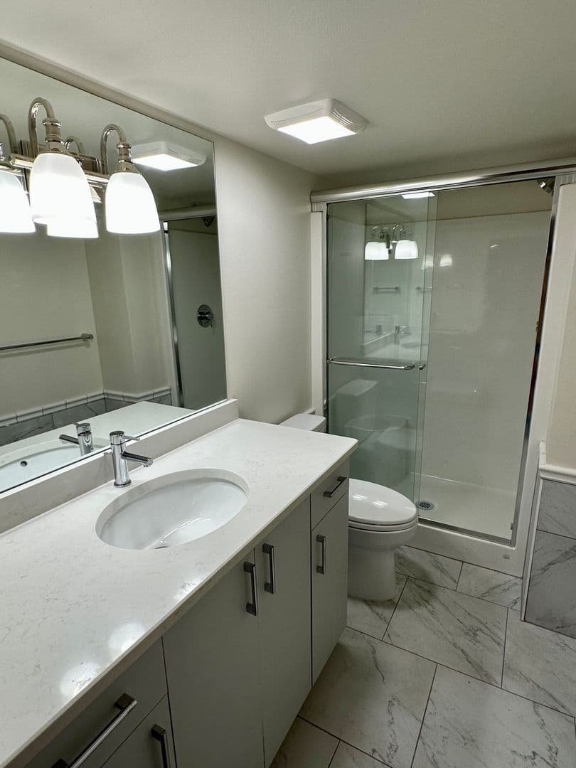 Albany Apartment: 222 1st Avenue SE