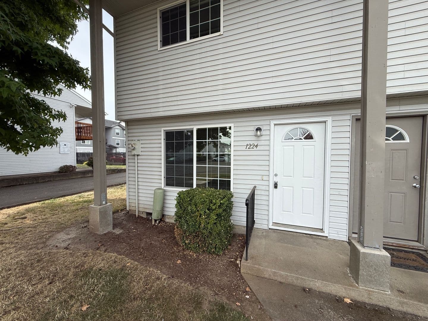 Albany Apartment: Springwood Manor