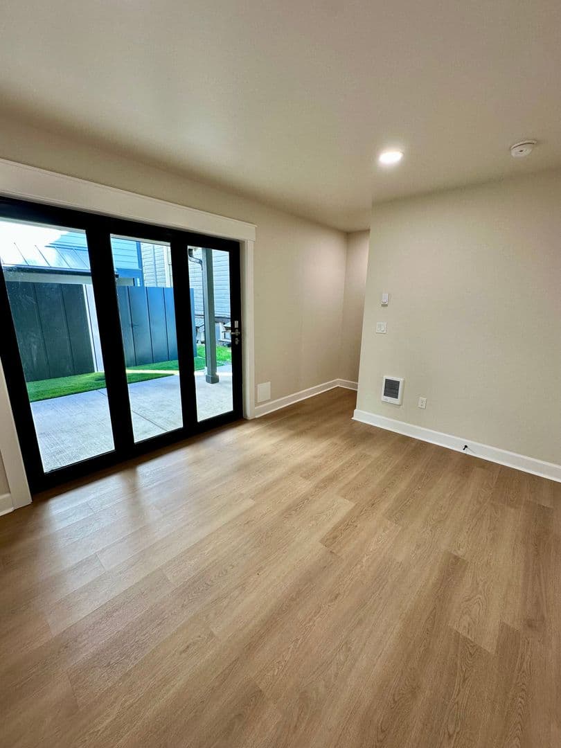 Albany Townhome: Montgomery Place