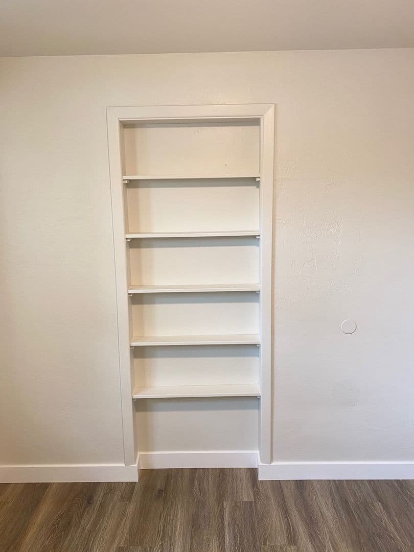 Albany Apartment: 805/815 Elm St. SW