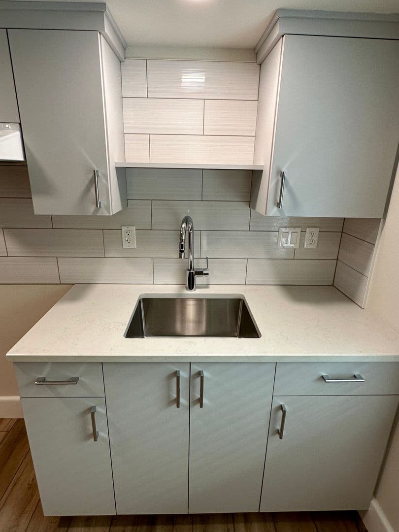 Albany Apartment: 222 1st Avenue SE