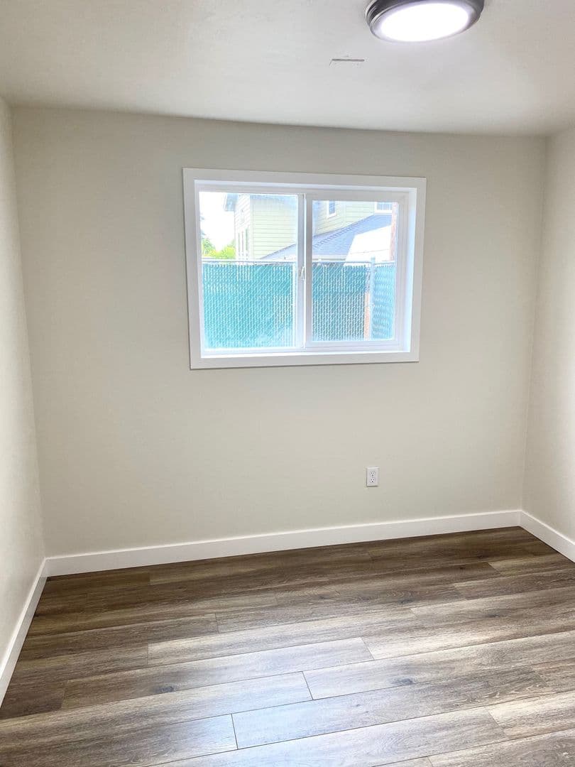 Albany Apartment: 805/815 Elm St. SW