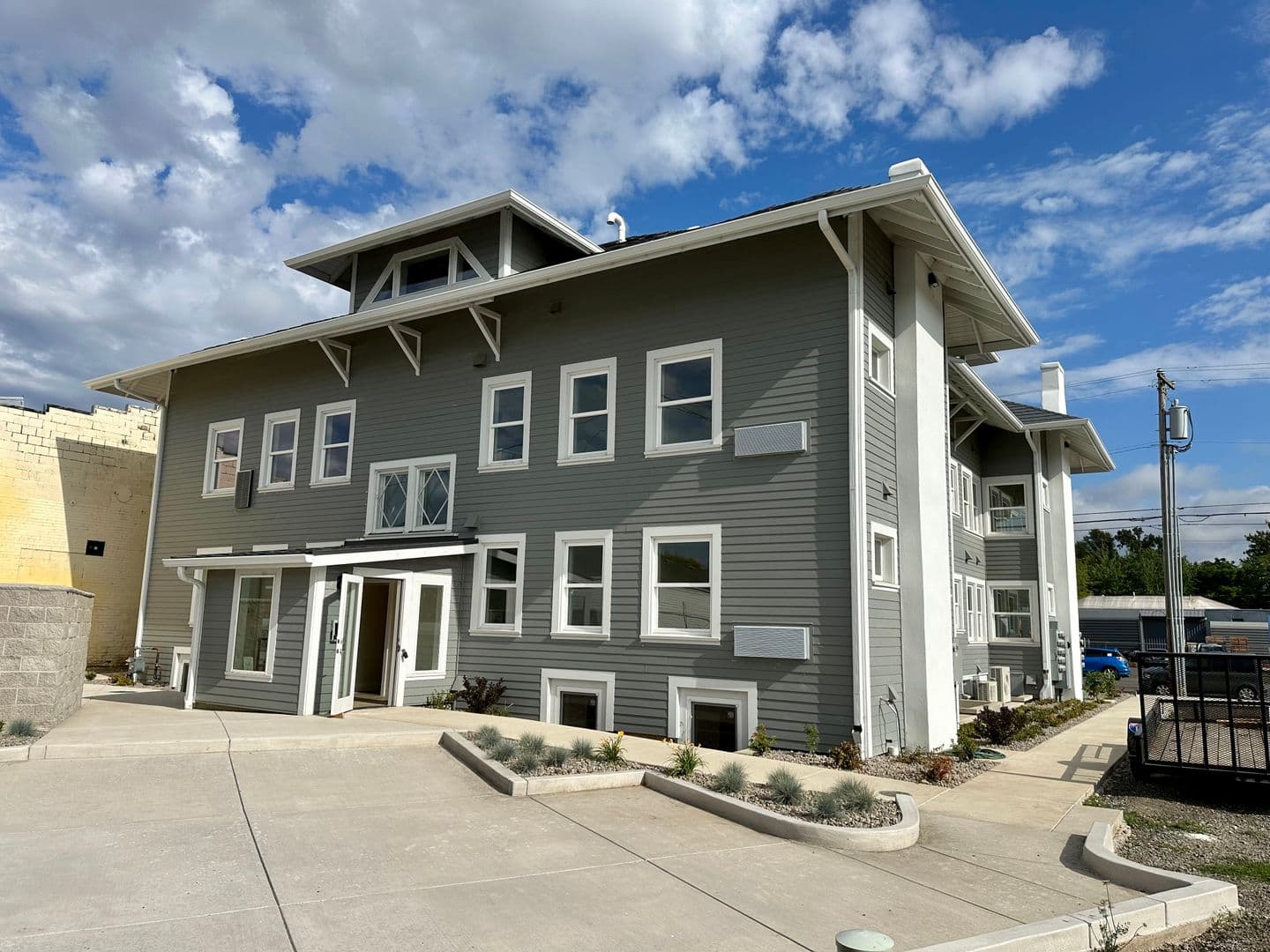 Albany Apartment: 222 1st Avenue SE