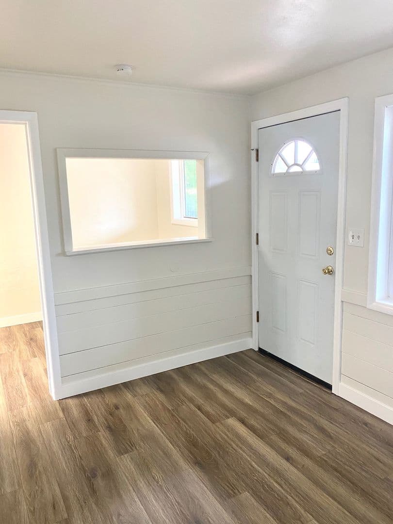 Albany Apartment: 805/815 Elm St. SW