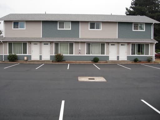 Lebanon Apartment: 815 to 865 Academy