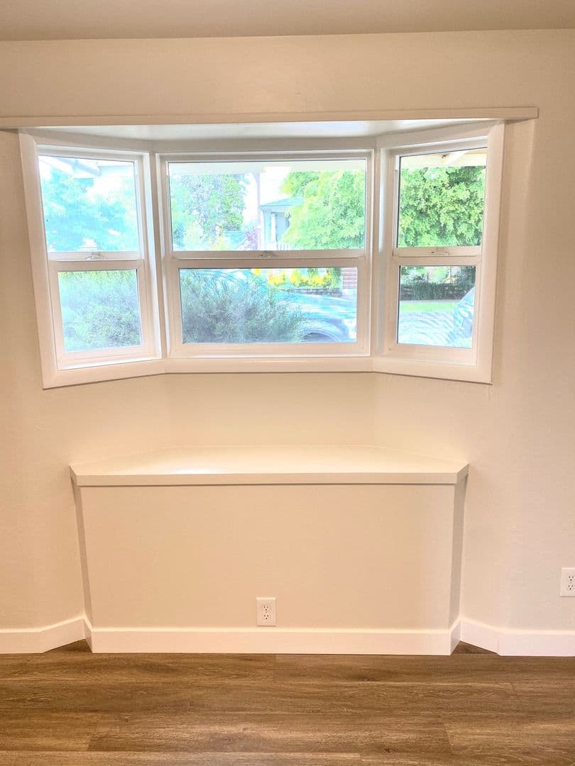 Albany Apartment: 805/815 Elm St. SW