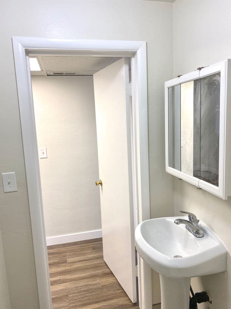 Albany Apartment: 805/815 Elm St. SW