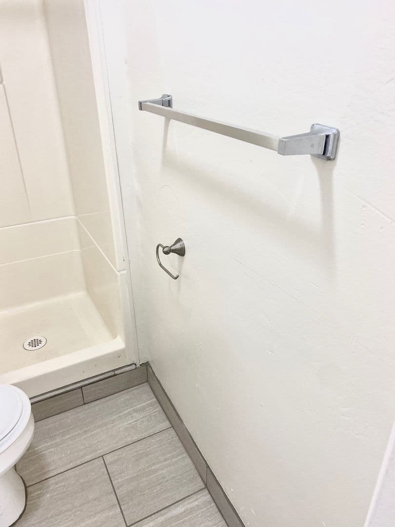 Albany Apartment: 805/815 Elm St. SW