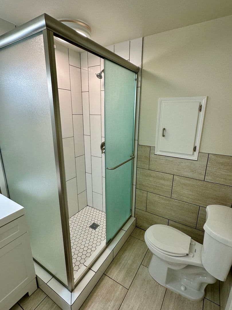 Albany Apartment: 1143/1145 12th Ave SW