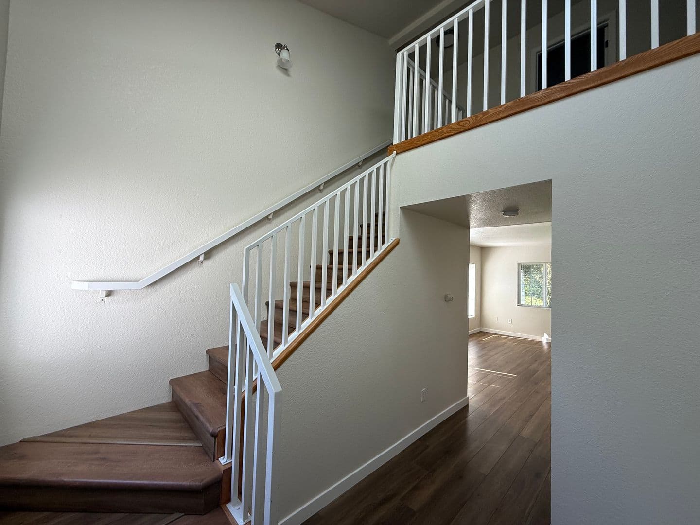 Albany Apartment: 1725-1737 Front Street