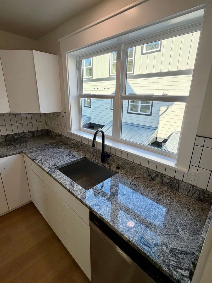 Albany Townhome: Montgomery Place