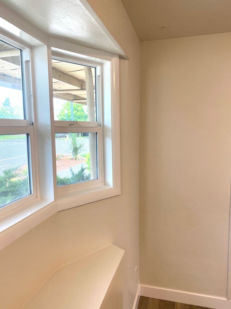 Albany Apartment: 805/815 Elm St. SW
