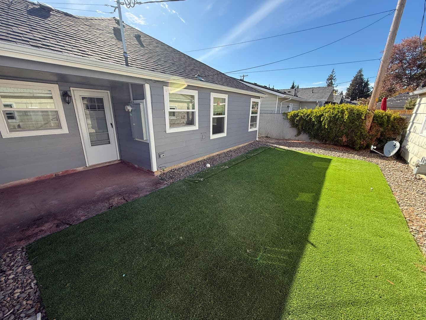 Albany Apartment: 1143/1145 12th Ave SW