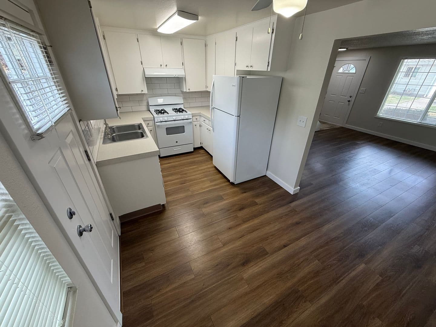 Albany Apartment: Springwood Manor