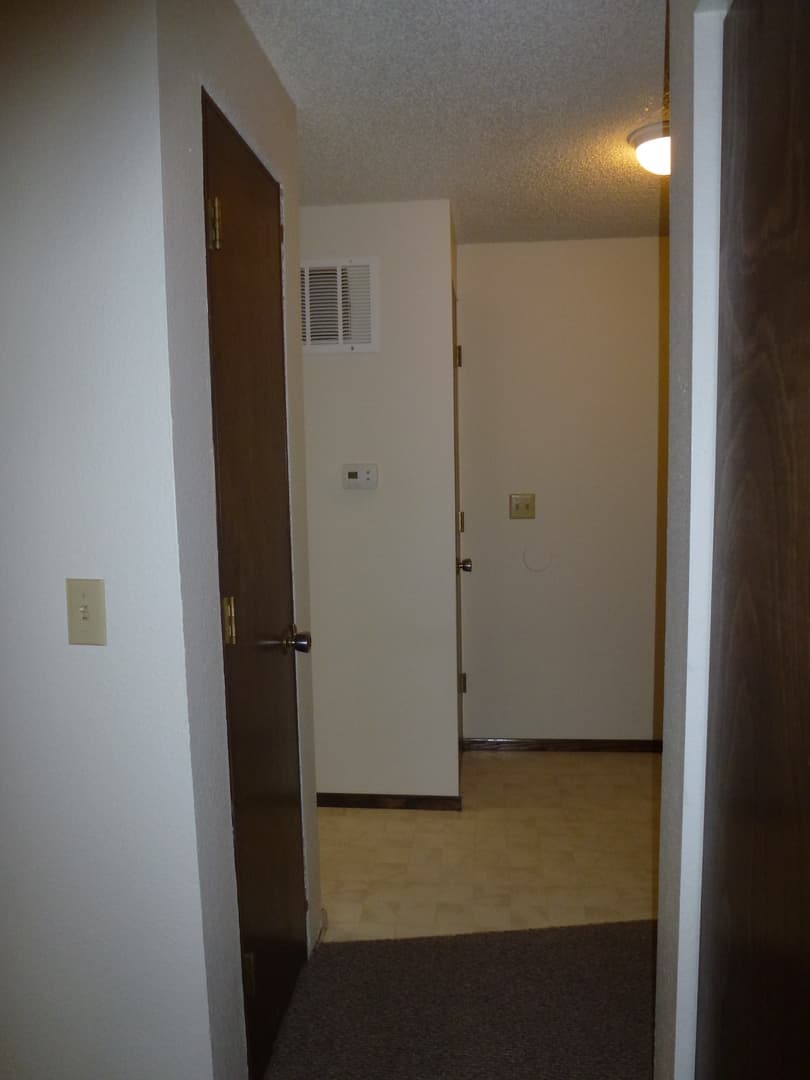 Albany Apartment: Springwood Manor
