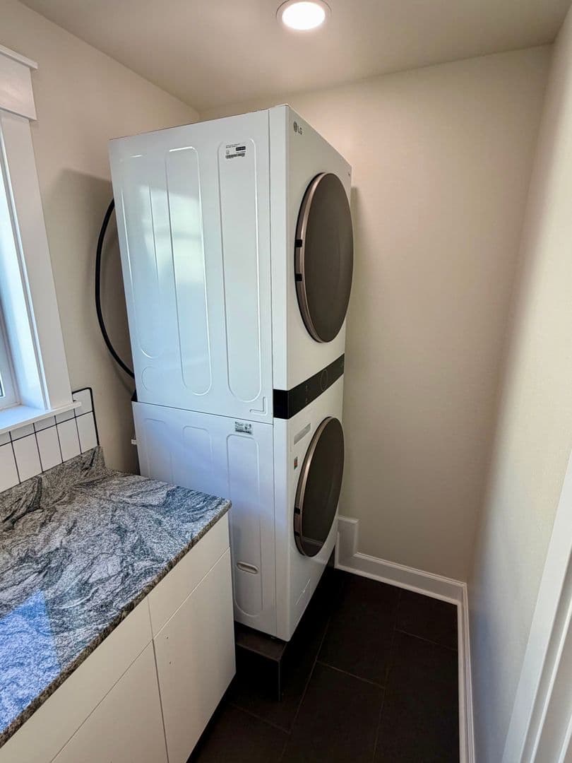 Albany Townhome: Montgomery Place
