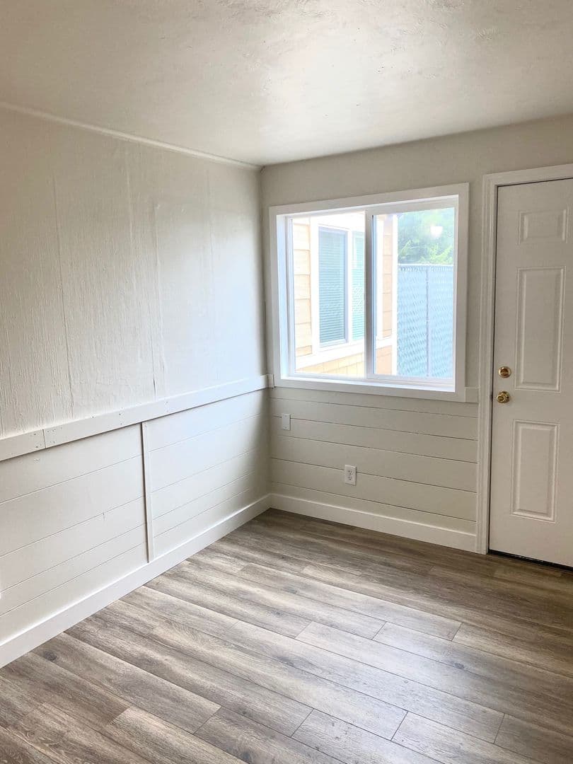 Albany Apartment: 805/815 Elm St. SW