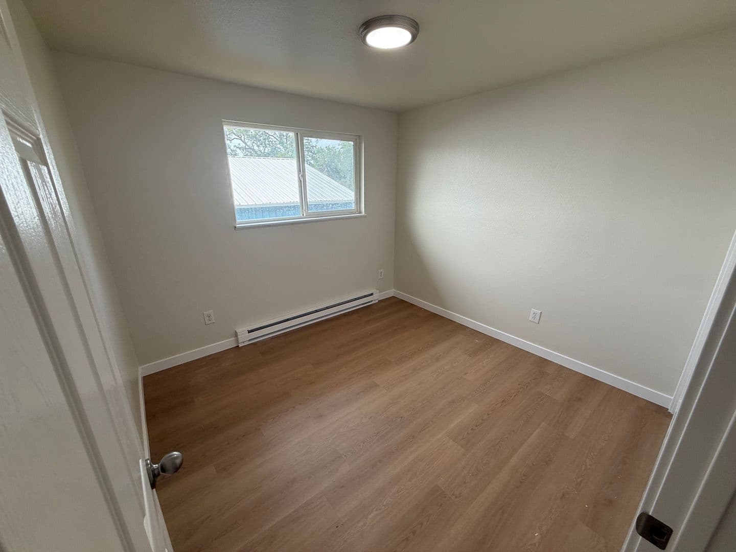 Lebanon Apartment: 815 to 865 Academy