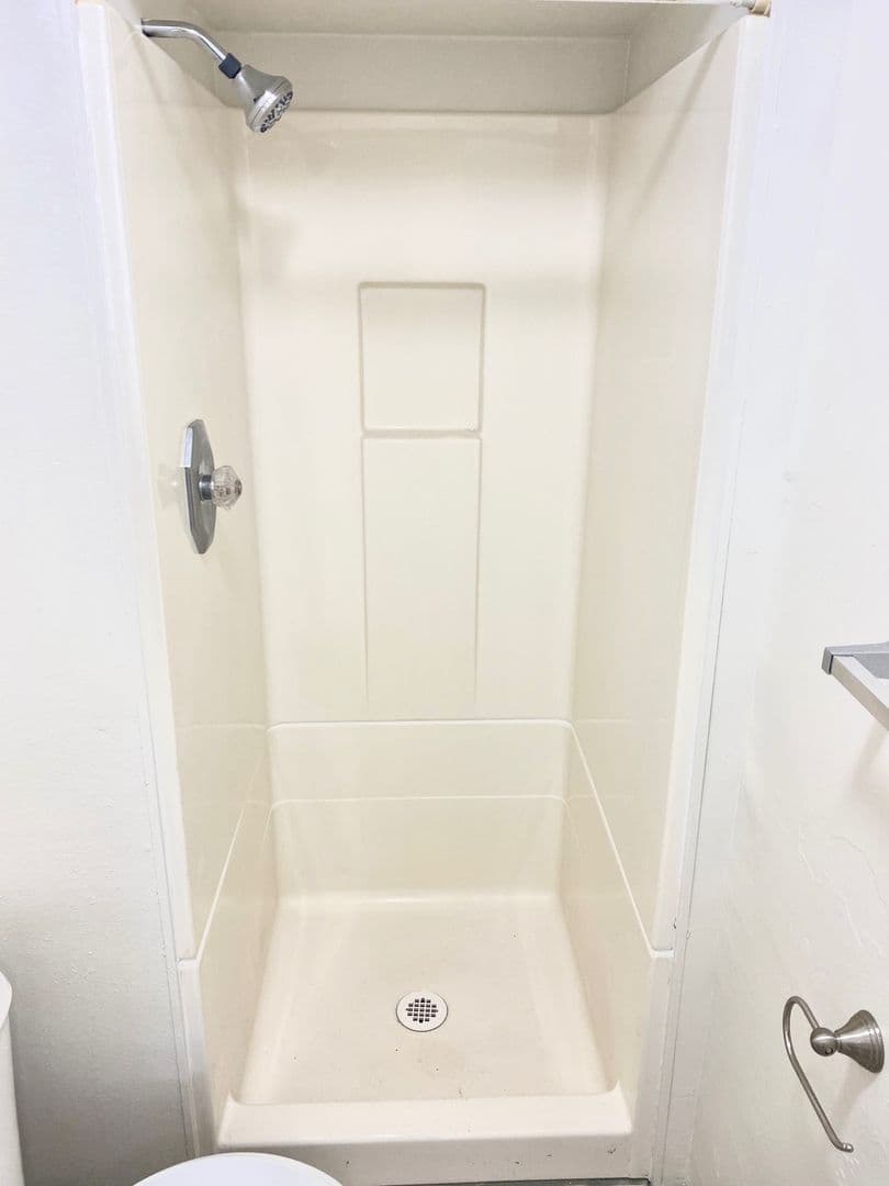 Albany Apartment: 805/815 Elm St. SW
