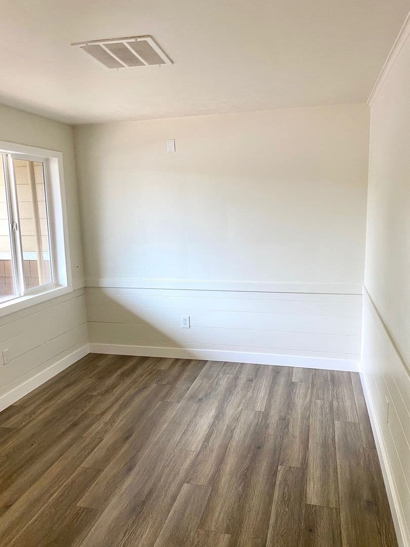Albany Apartment: 805/815 Elm St. SW