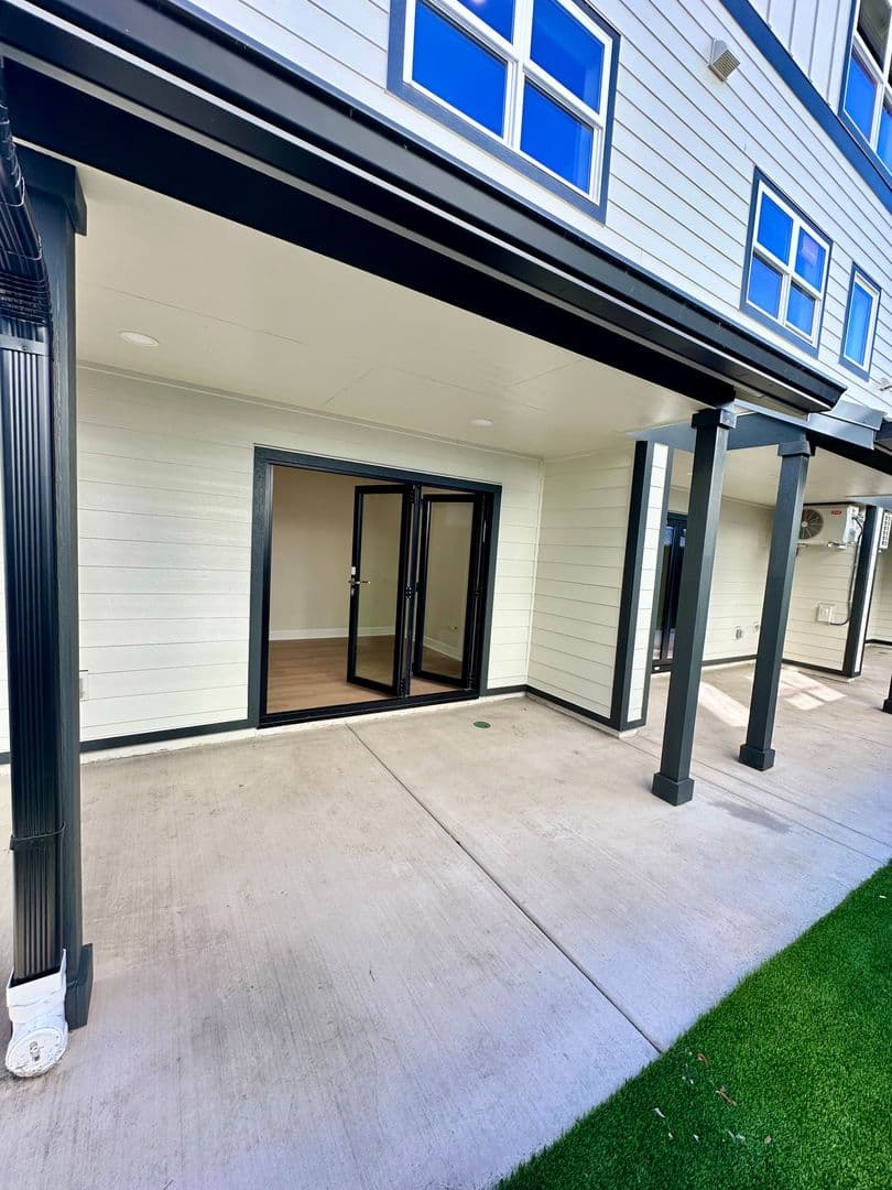 Albany Townhome: Montgomery Place