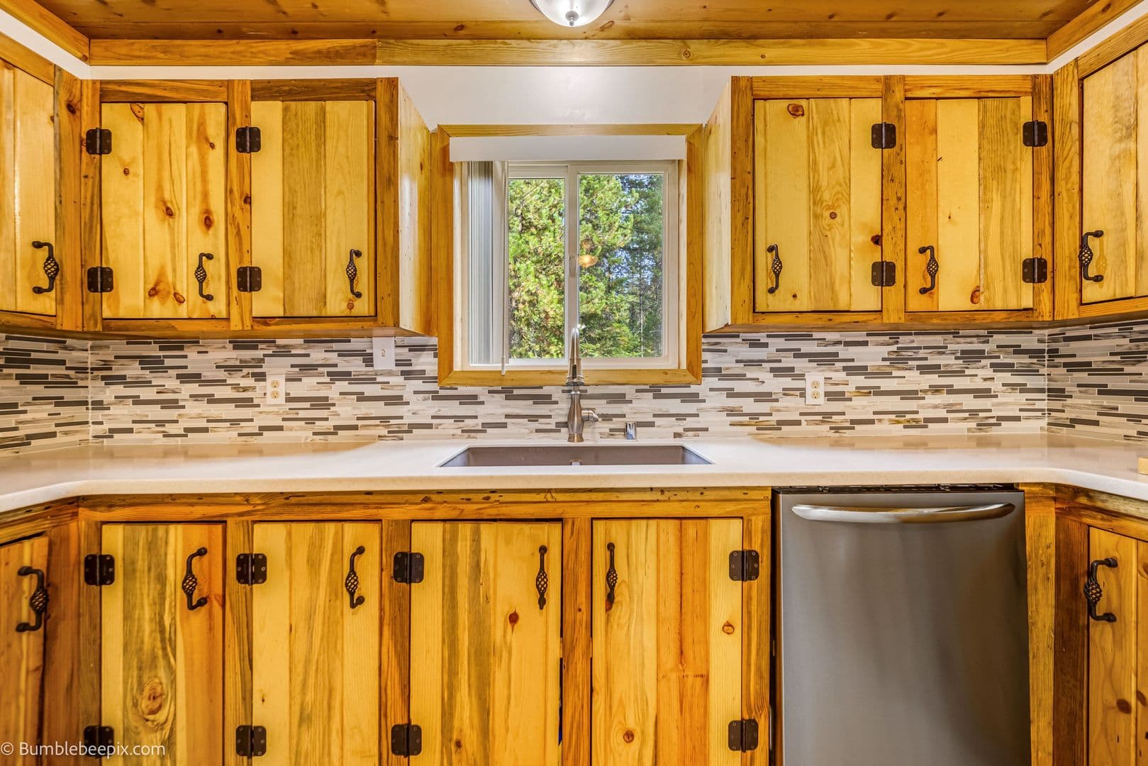 Newport Apartment: 4450 Hwy 211