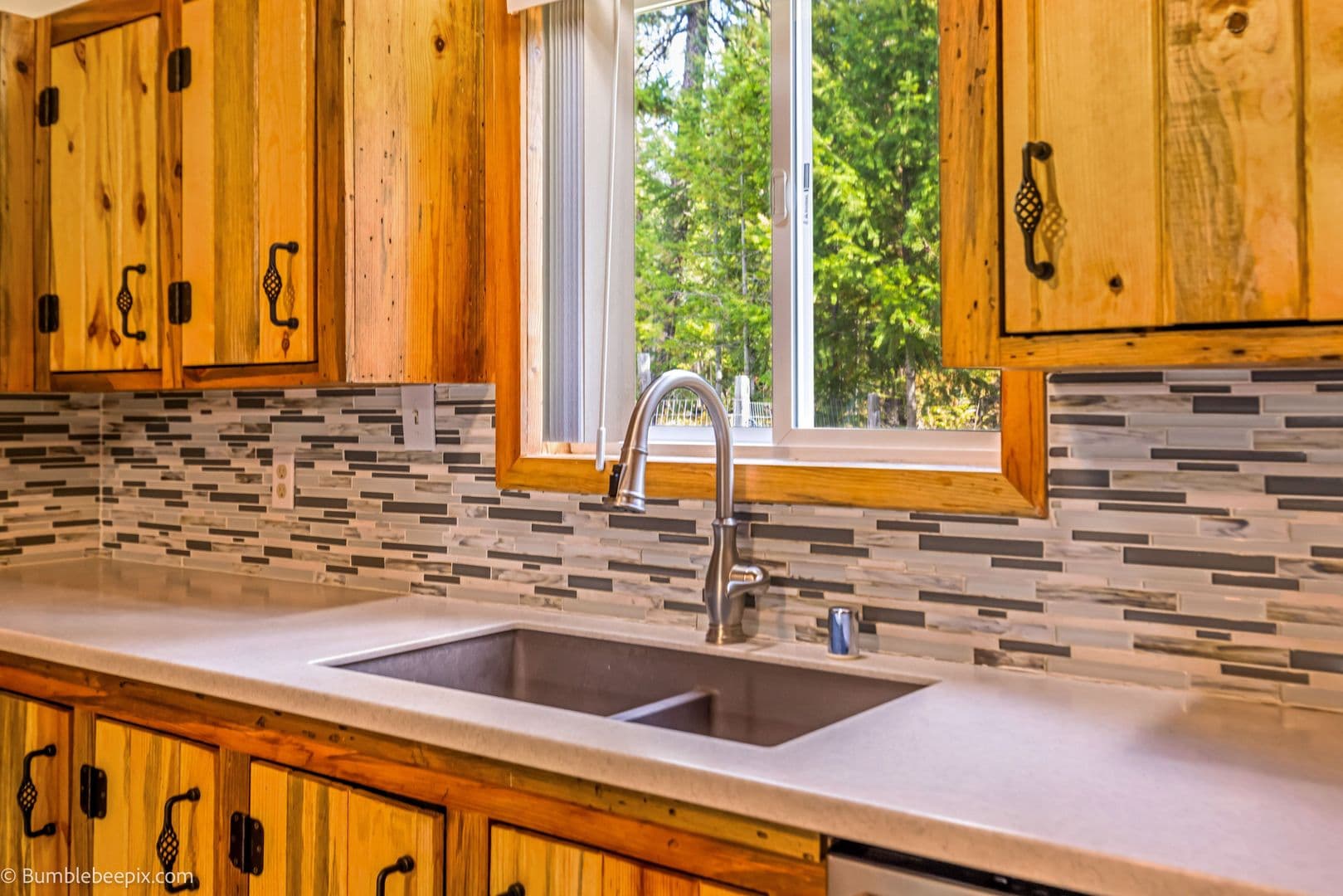 Newport Apartment: 4450 Hwy 211
