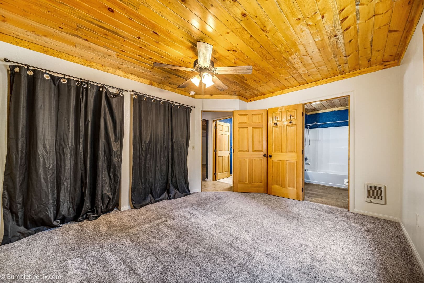 Newport Apartment: 4450 Hwy 211
