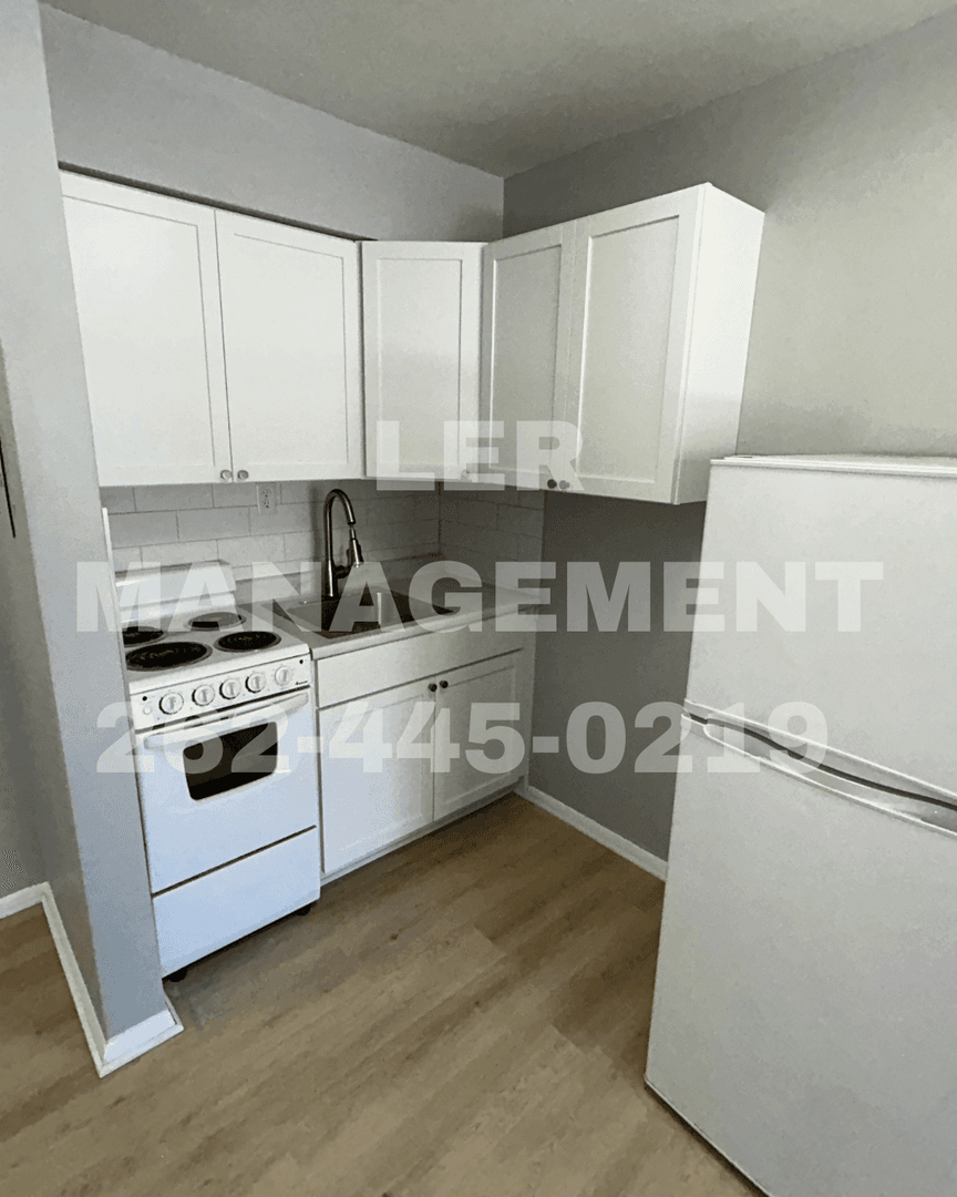 Racine Apartment: 1915 Washington Ave.