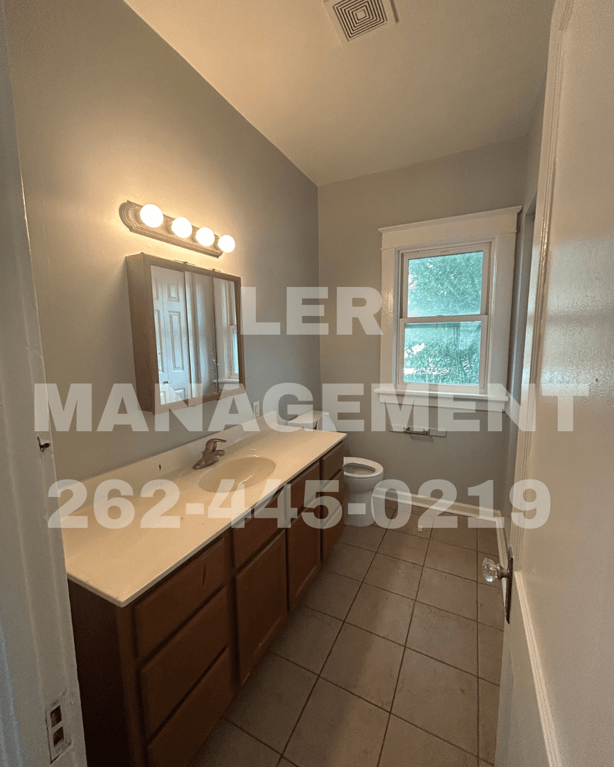 Kenosha Apartment: 7324 38th Ave