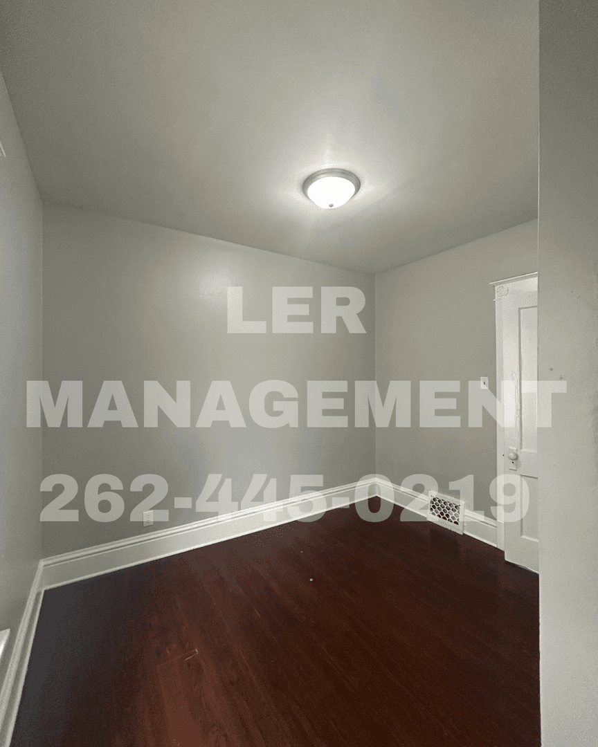 Kenosha Apartment: 7324 38th Ave