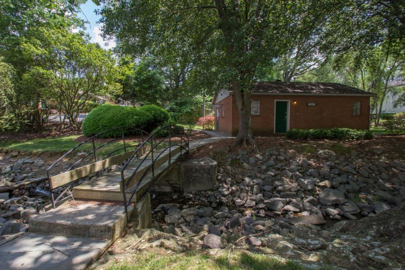 Charlotte Apartment: Delane Avenue