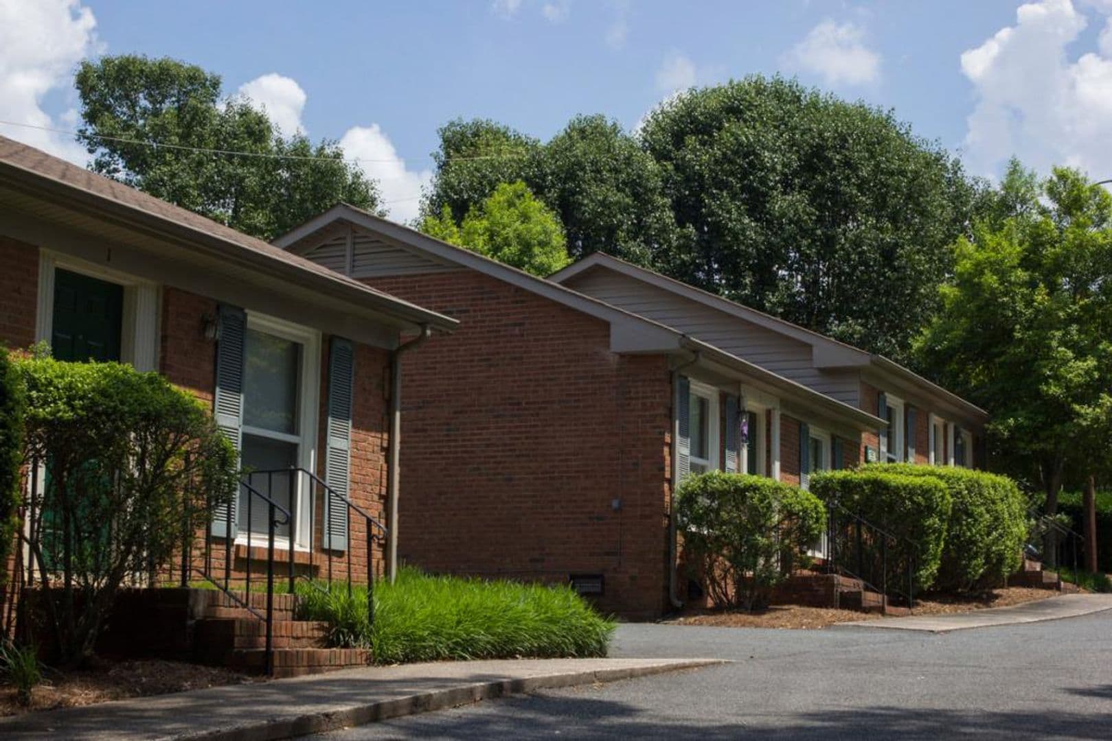 Charlotte Apartment: Delane Avenue