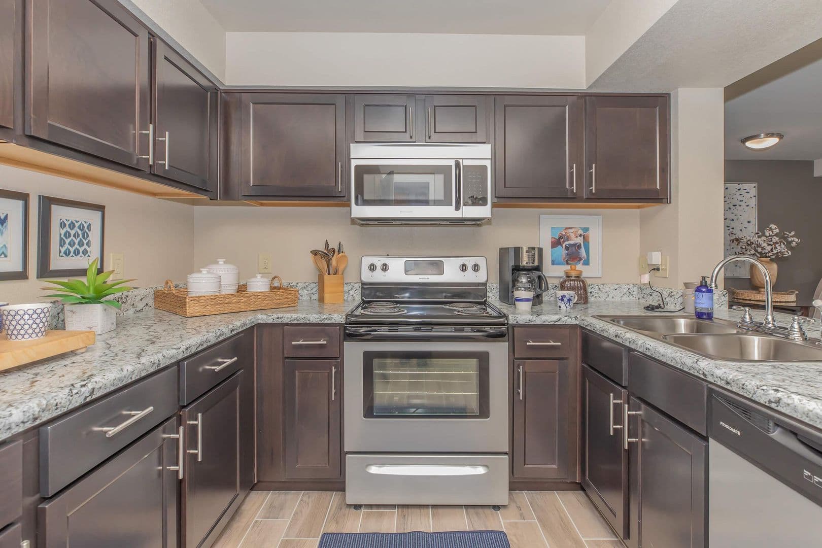 Corpus Christi Apartment: 6901 Saratoga Blvd