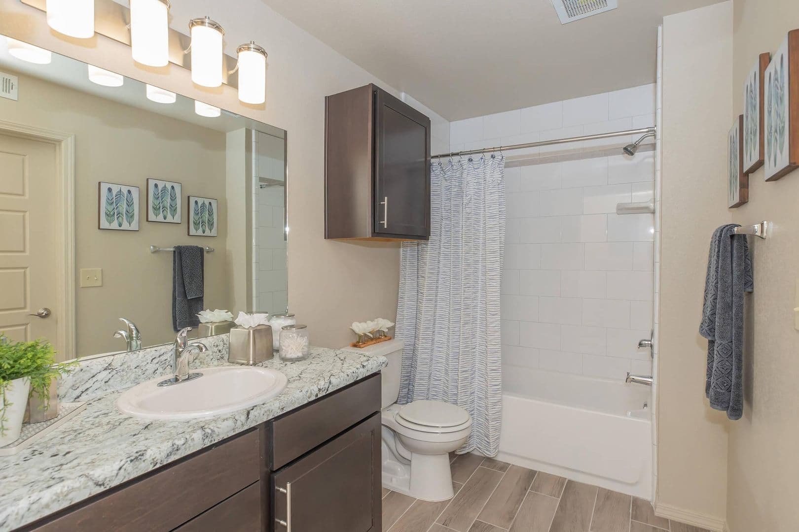 Corpus Christi Apartment: 6901 Saratoga Blvd