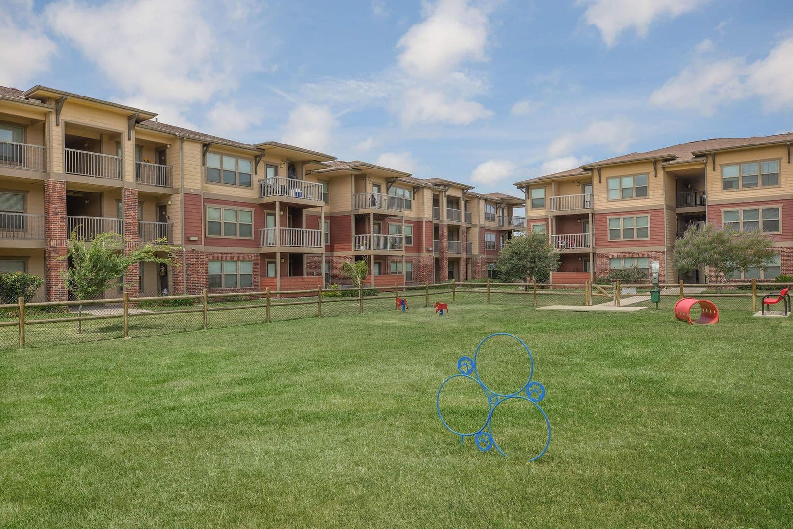 Corpus Christi Apartment: 6901 Saratoga Blvd