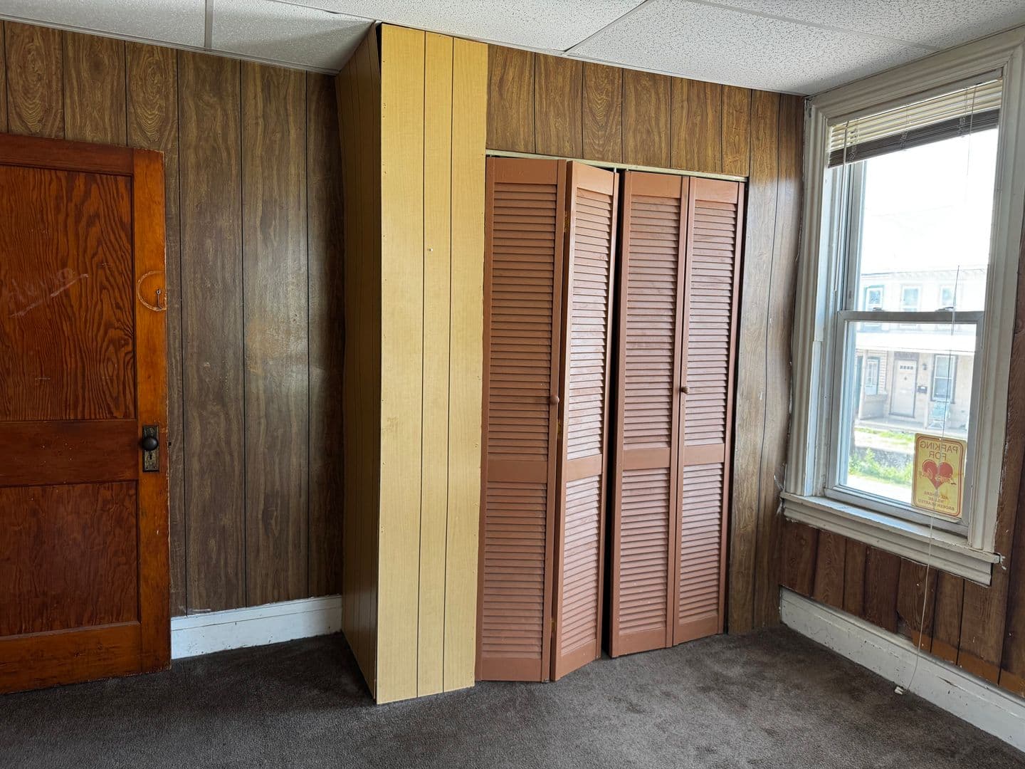 Lebanon House: 1150 E Old Cumberland St