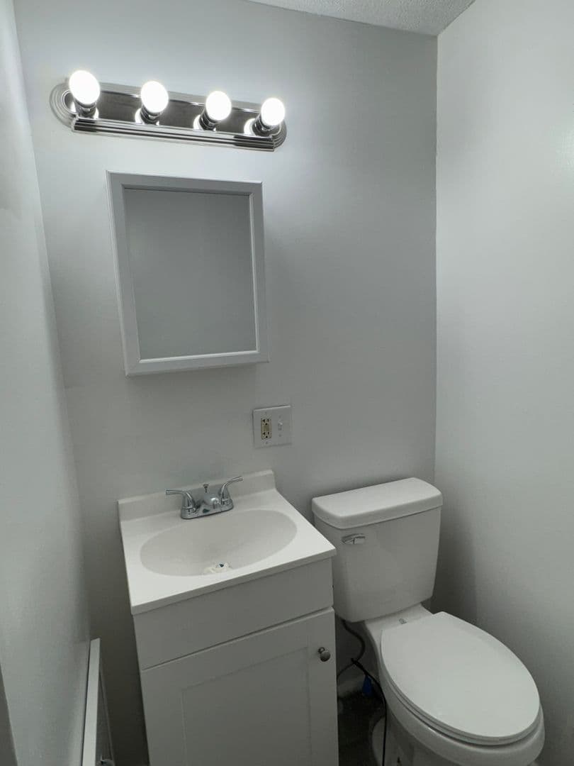 lebanon Townhome: 1014 Chestnut St