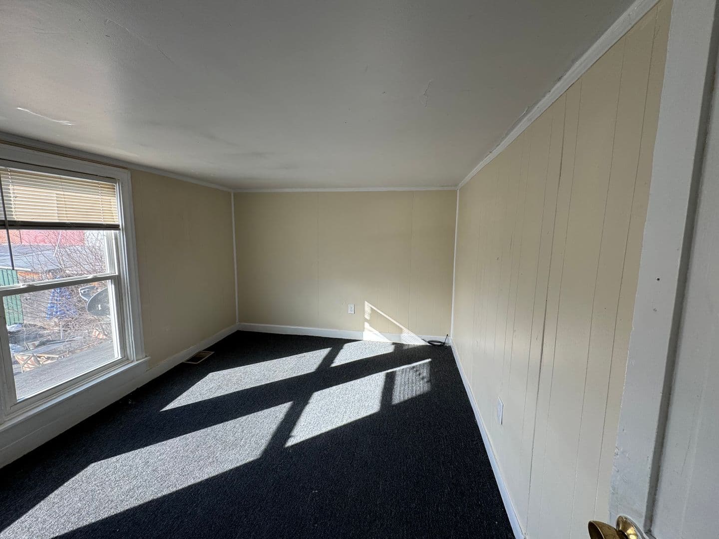 lebanon Townhome: 1014 Chestnut St