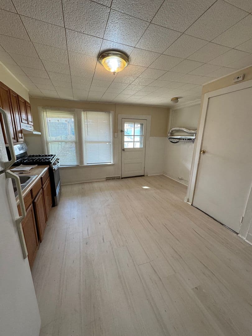 lebanon Townhome: 1014 Chestnut St